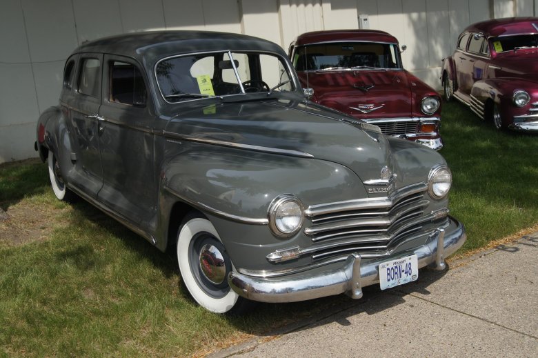 Plymouth deluxe (1946)