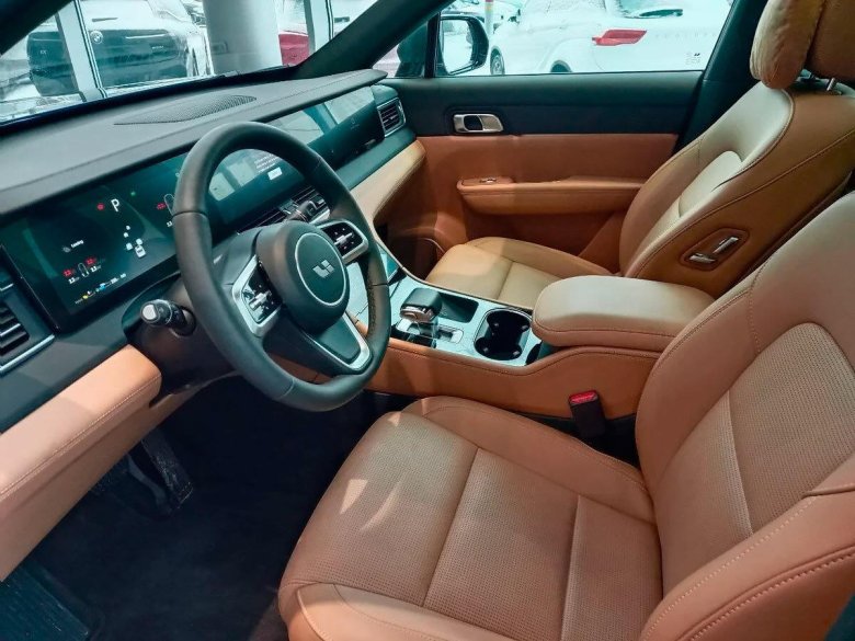 Китайская машина lixiang