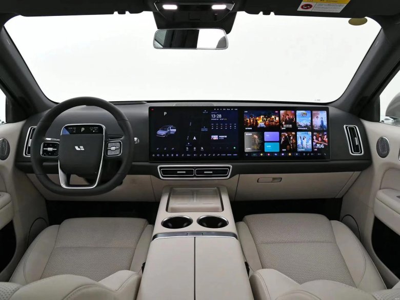 Электрический внедорожник