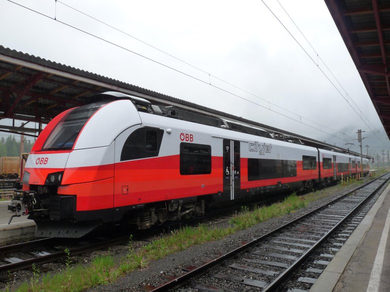 Поезд siemens desiro