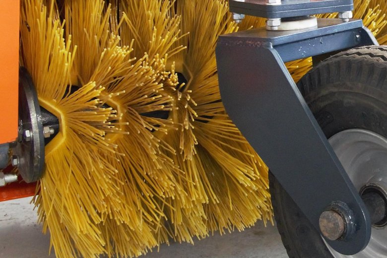 Щетка подметальная