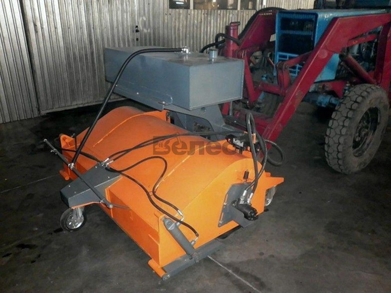 Щетка с бункером для минипогрузчика