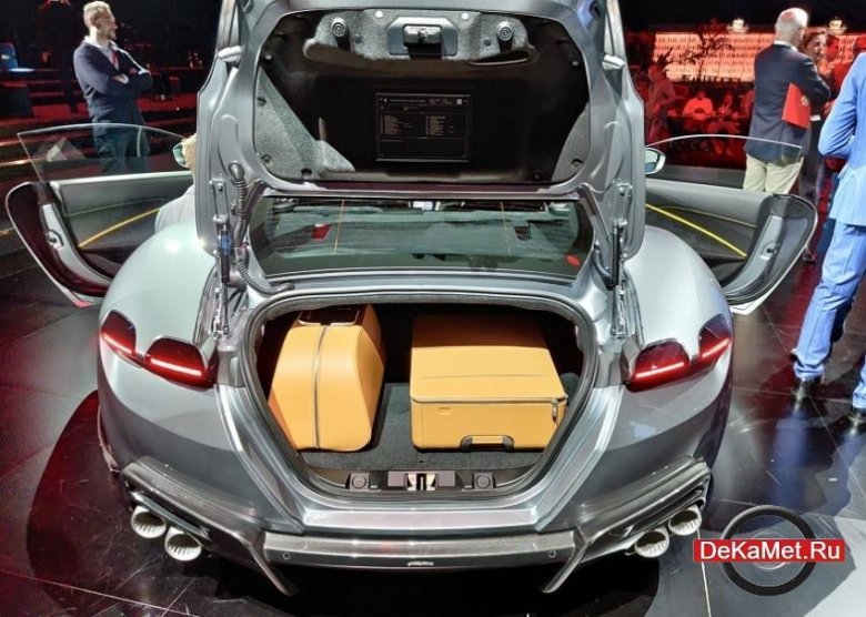 Ferrari roma багажник