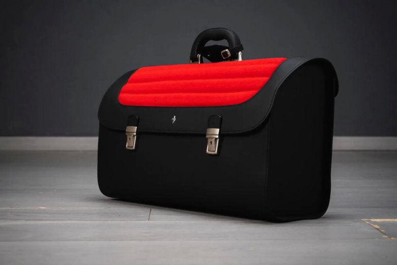 Набор чемоданов