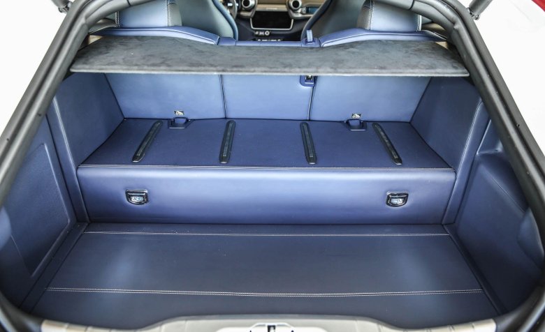 Открытый багажник