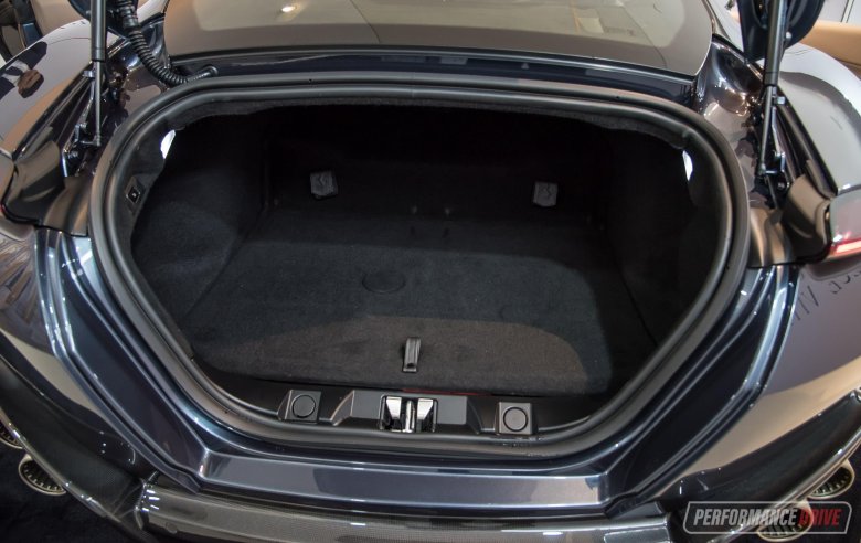 Ferrari roma багажник