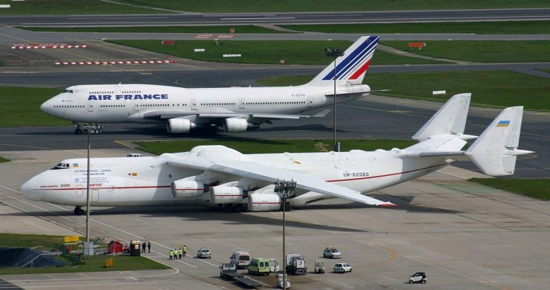 Ан-225 мрия и боинг 747