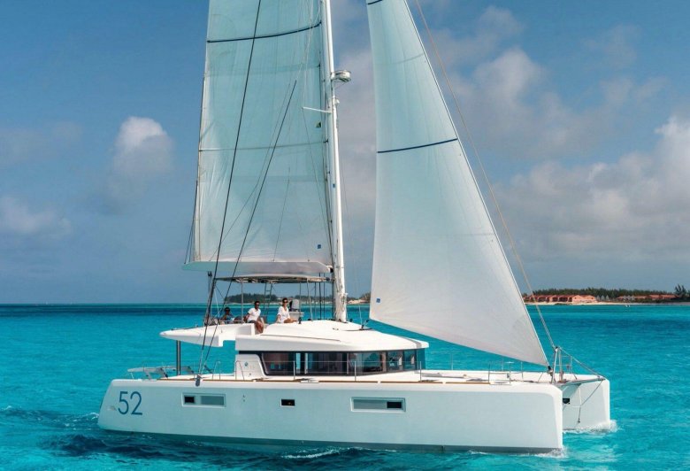 Катамаран lagoon 52