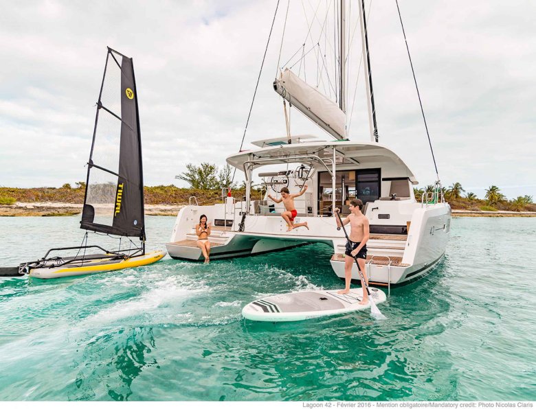 Катамаран лагун 42