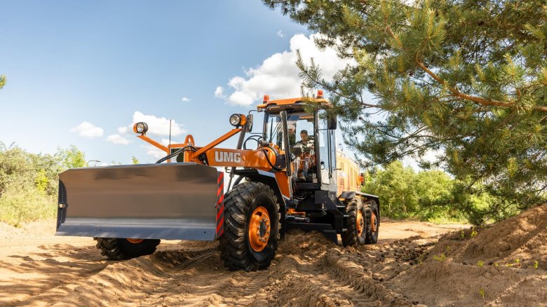 Автогрейдер umg