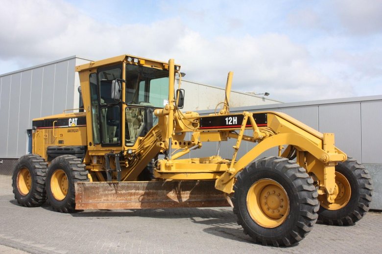 Автогрейдер caterpillar 140к