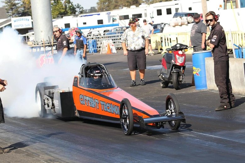 Драгстер машина