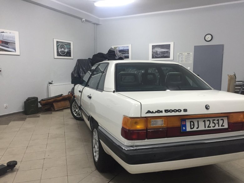 Ауди 100 1984 белая