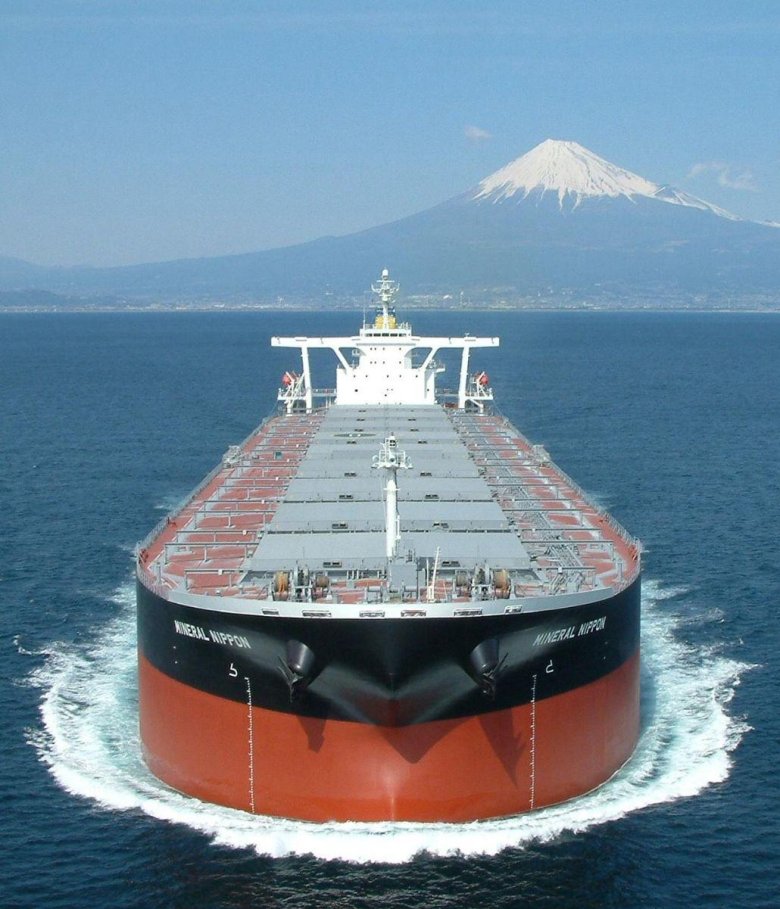 Корабль танкер