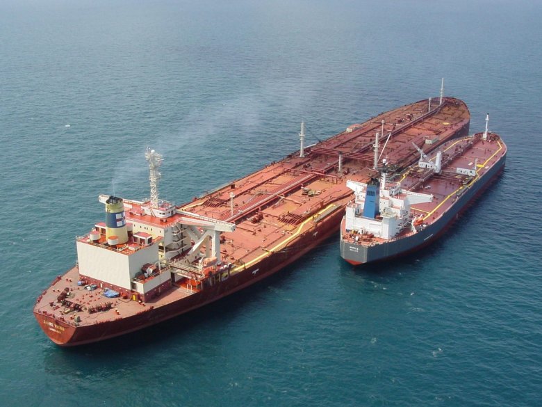 Супертанкер knock nevis