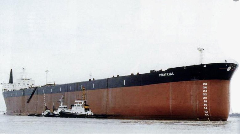 Crude oil tanker