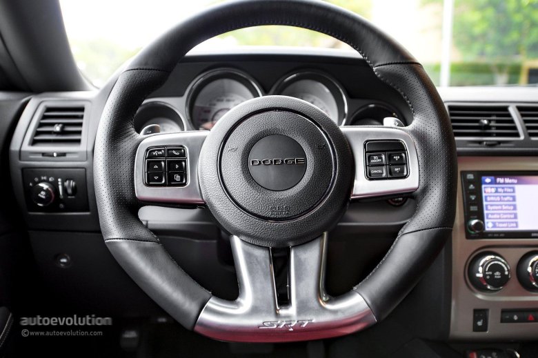 Руль додж челленджер