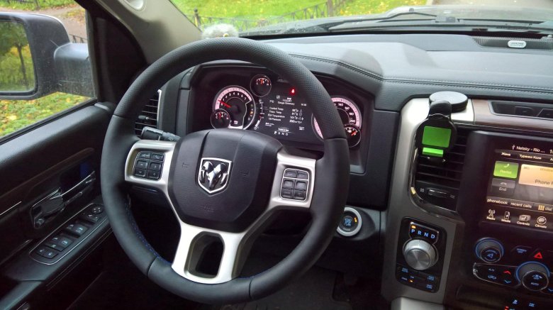 Додж рам салон