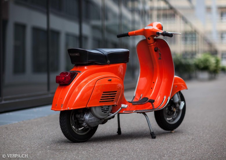 Vespa orange