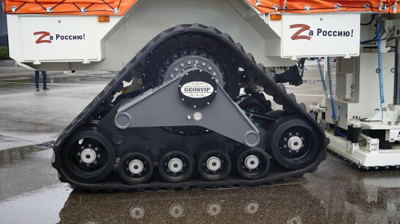 Гусеничный камаз