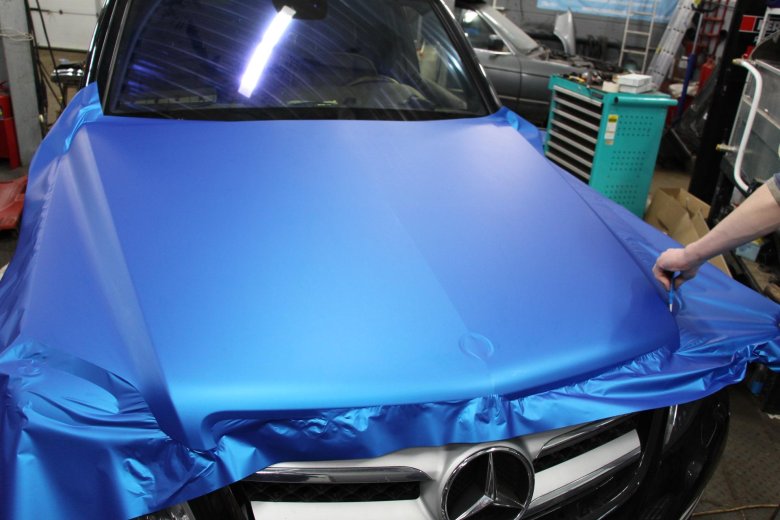 Оклейка машины пленкой