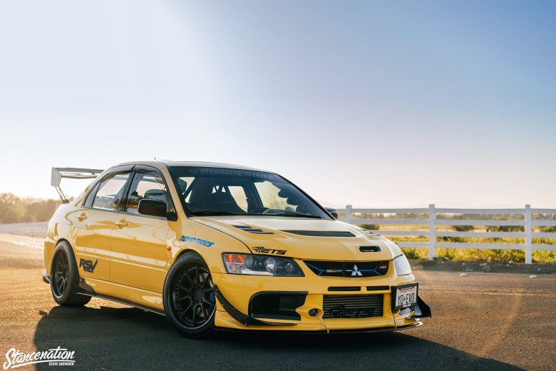 Mitsubishi lancer evolution 8