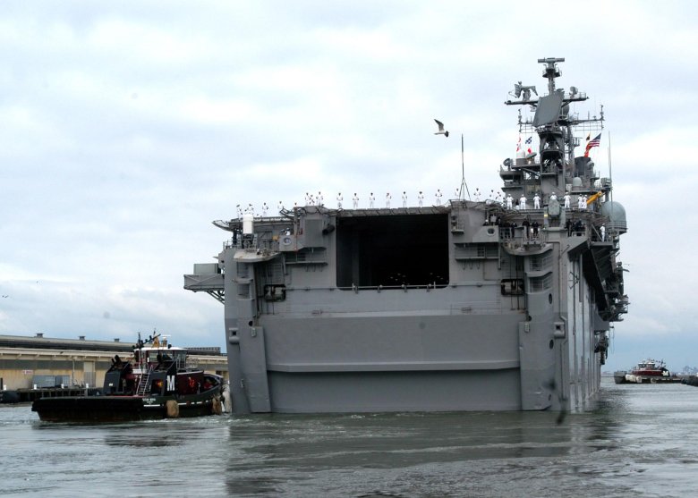 Amphibious assault ship