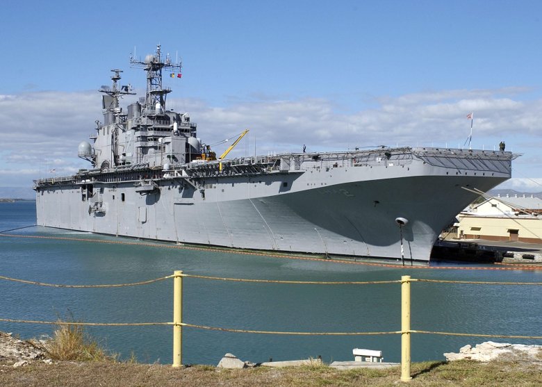 Авианосец американский