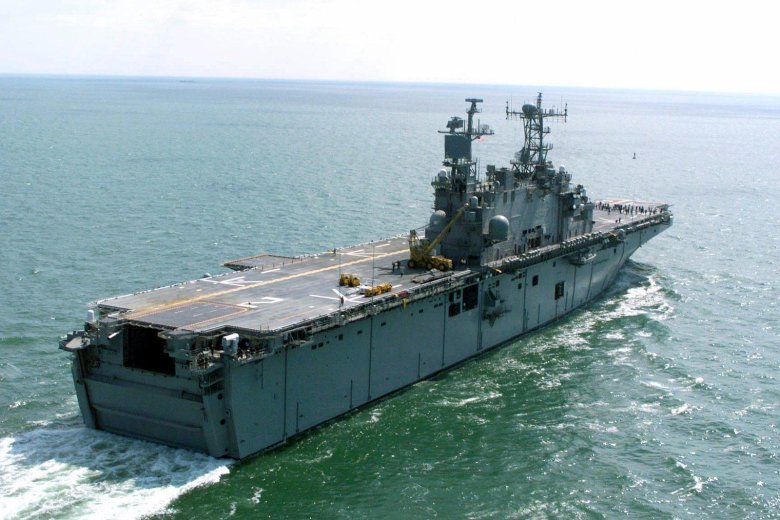 Десантный корабль тарава