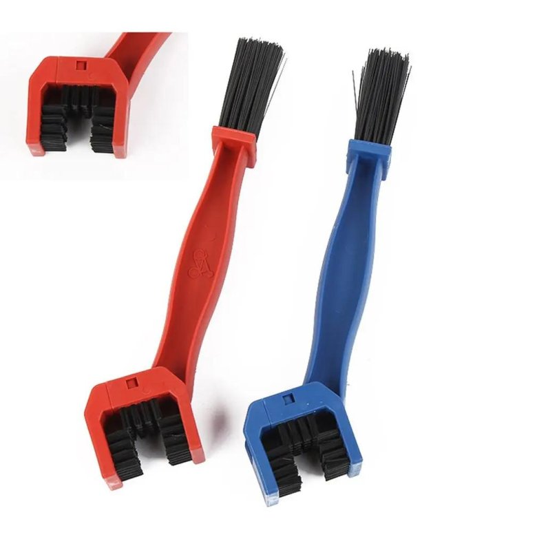 Щетка для очистки цепи мотоцикла