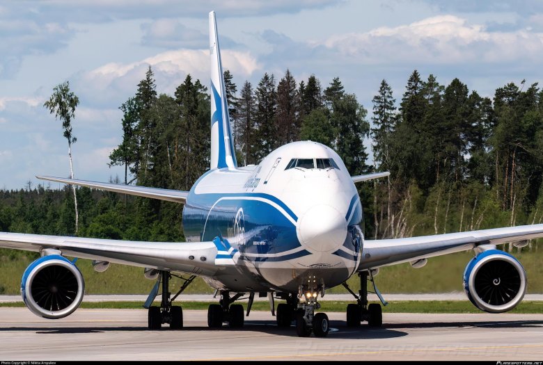 Грузовой самолет боинг 747