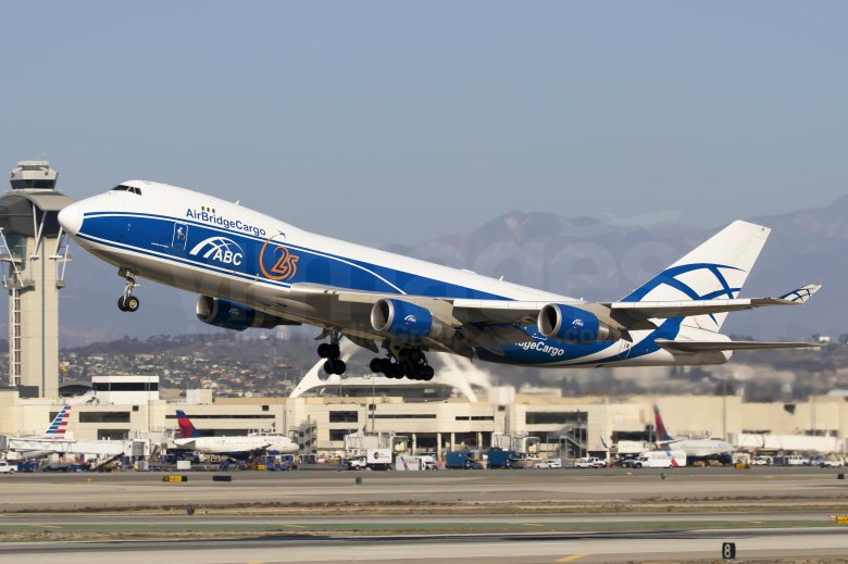 Боинг 747 грузовой