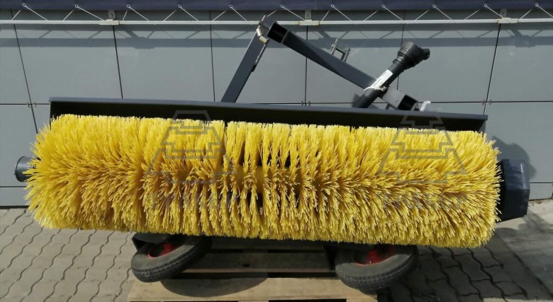 Щетка для трактора