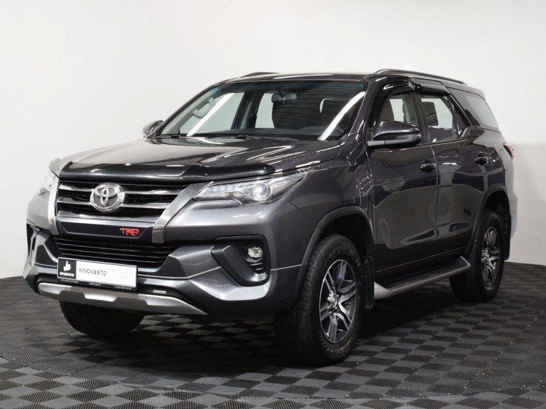 Тойота фортунер 2019