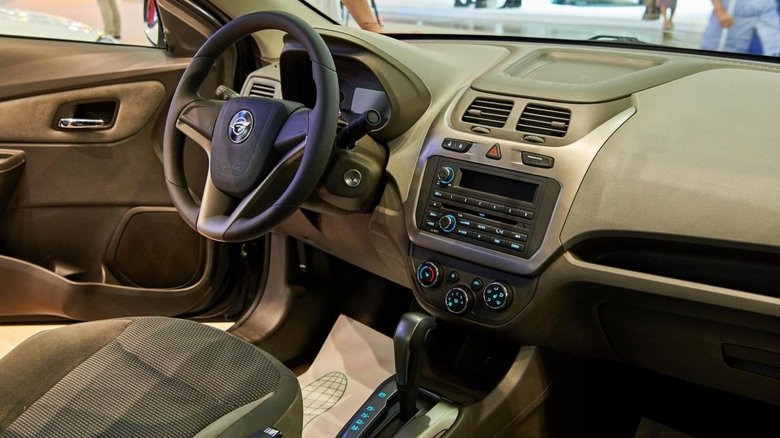 Шевроле кобальт салон