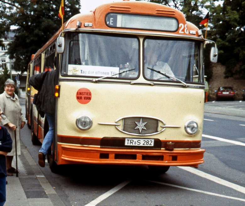 Автобус хеншель германия