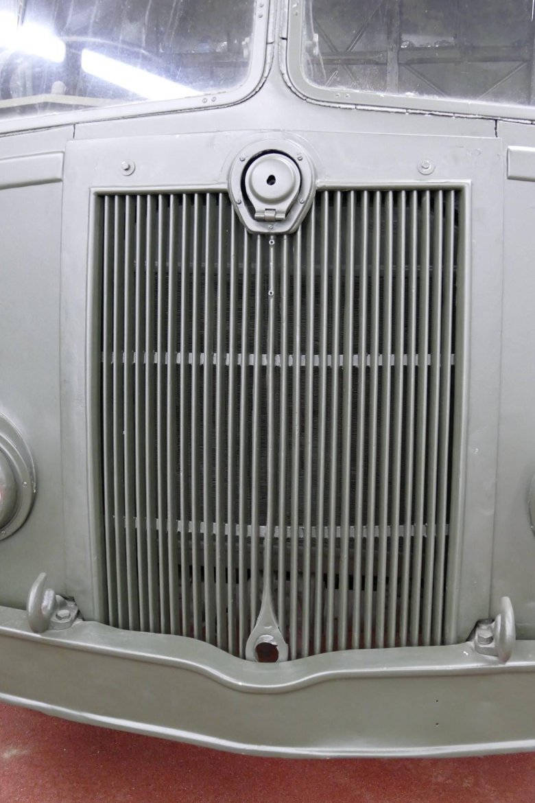 Старые грузовики