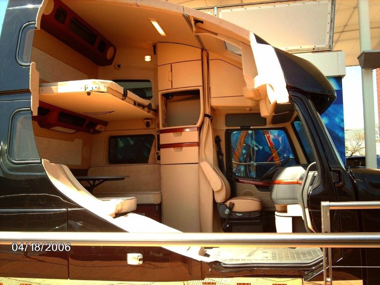 Кабина фредлайнер изнутри