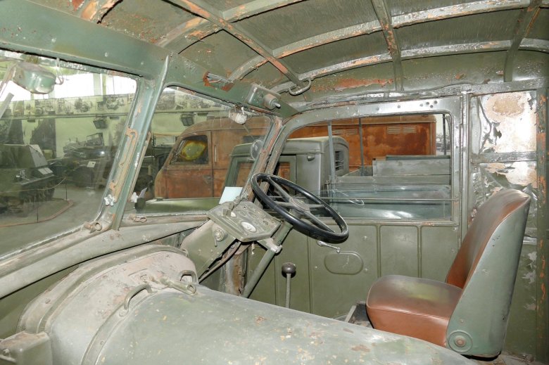 Зил-130 кабина внутри