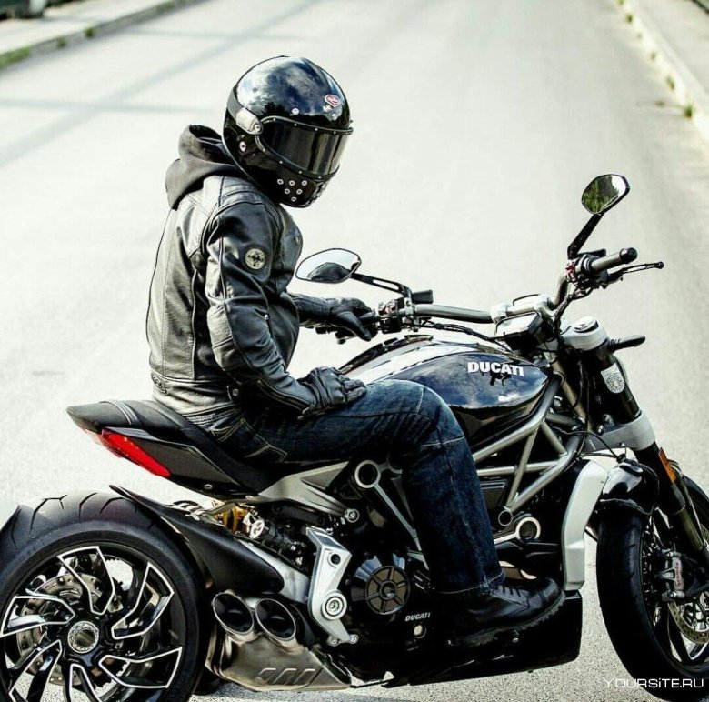 Мотоцикл ducati diavel