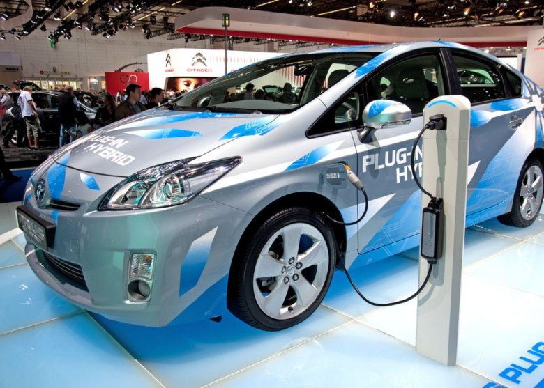 Toyota prius plug in hybrid