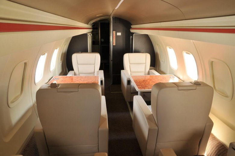 Bombardier challenger 605 салон