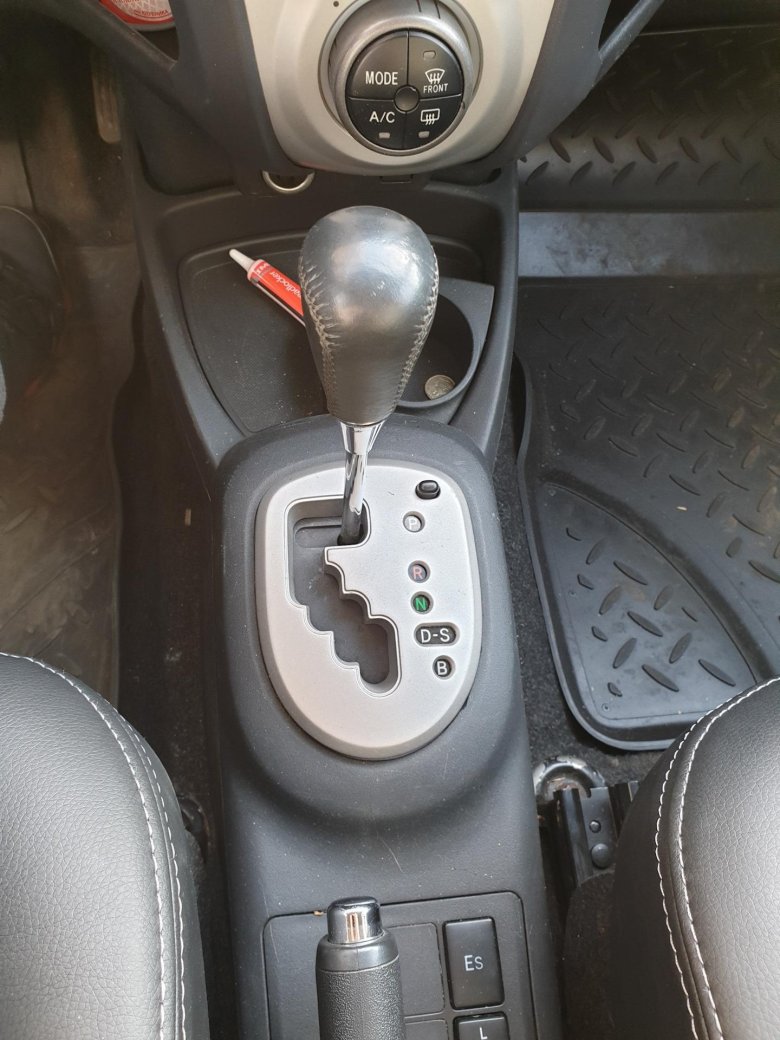 Toyota yaris 2006 автомат робот