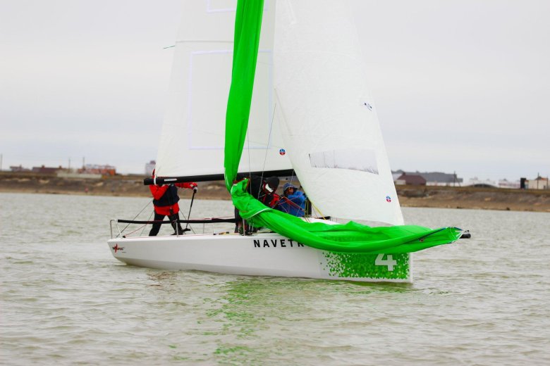 Спортивная яхта