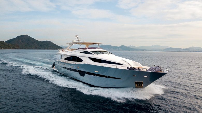 Моторная яхта azimut 95