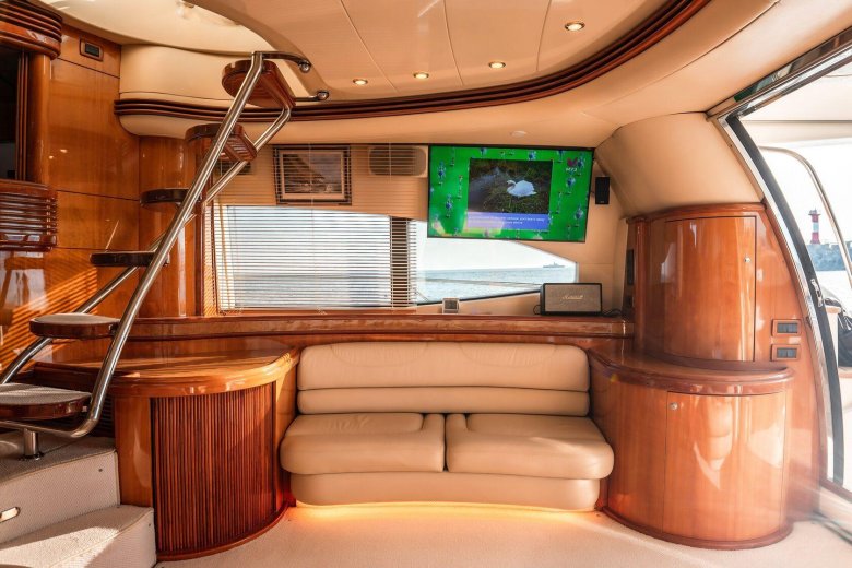 Яхта морская