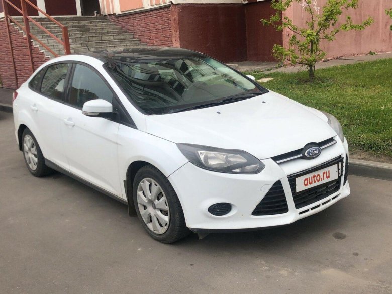 Ford focus 2013 седан белый