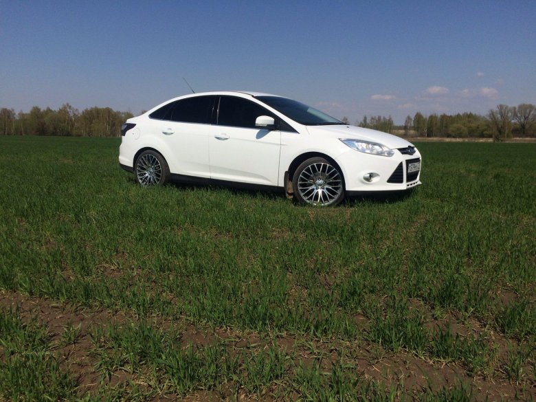 Ford focus 3 хэтчбек белый