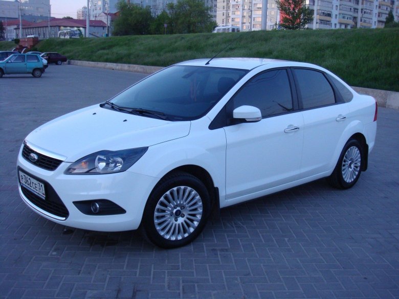 Форд фокус 2 дорестайлинг седан белый