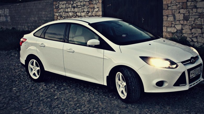 Форд фокус 3 седан белый 2012